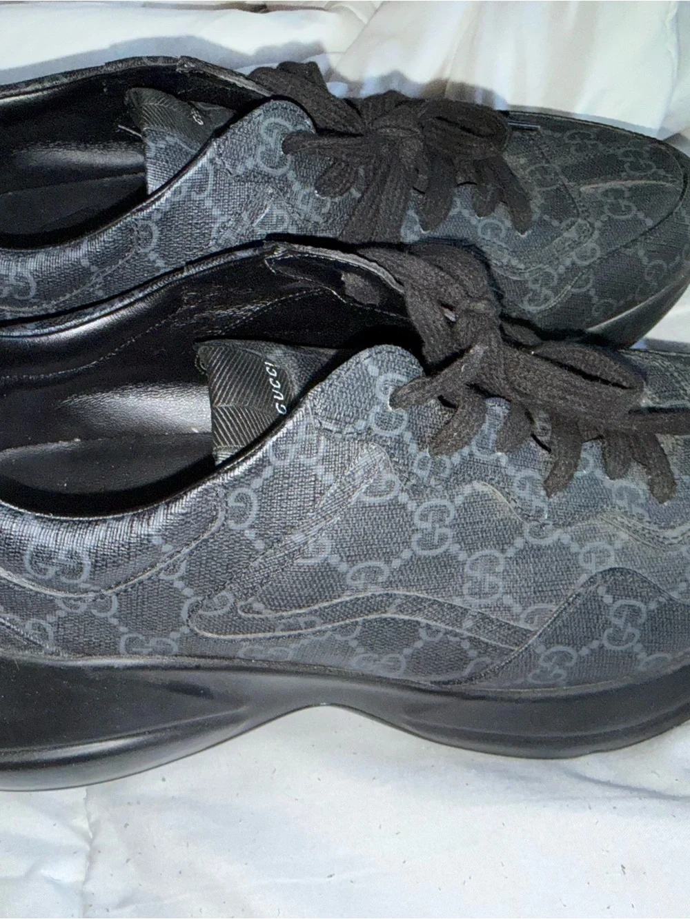 Gucci Men's Black Low-Top Lace-Up Sneakers
